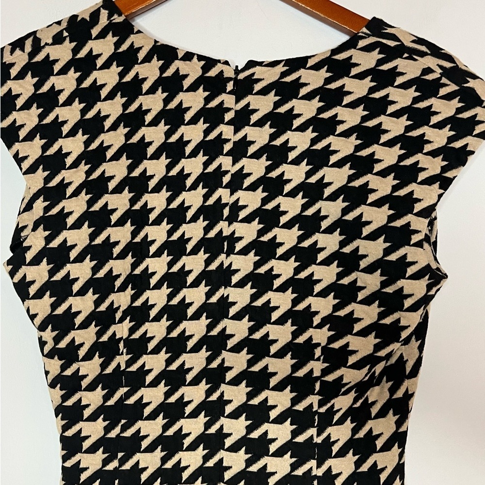Calvin Klein Houndstooth Surplice Neck Belted Dress Sz 6 - Picture 5 of 6